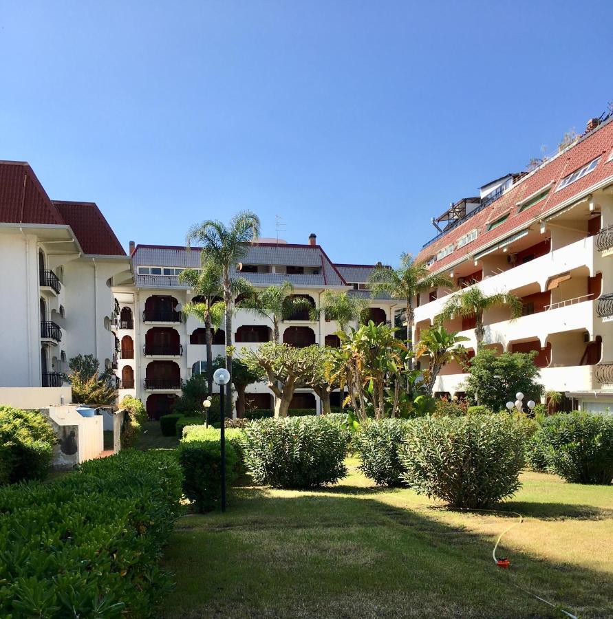 Apartamento Baia Degli Dei - Living La Nike Giardini-Naxos Exterior foto